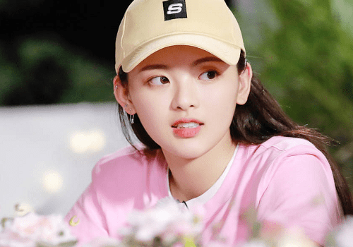 火箭少女101刚解散,杨超越7月份行程公布,单独发展不用愁