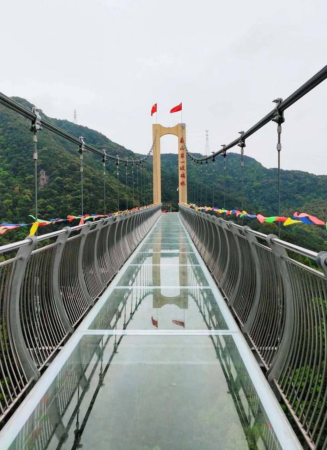 象山第一玻璃桥,带你体验云端漫步的惊险,刺激!