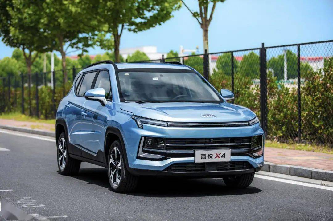 选"装备"当然要选"新战甲"!智炫精品suv 嘉悦x4全面解析