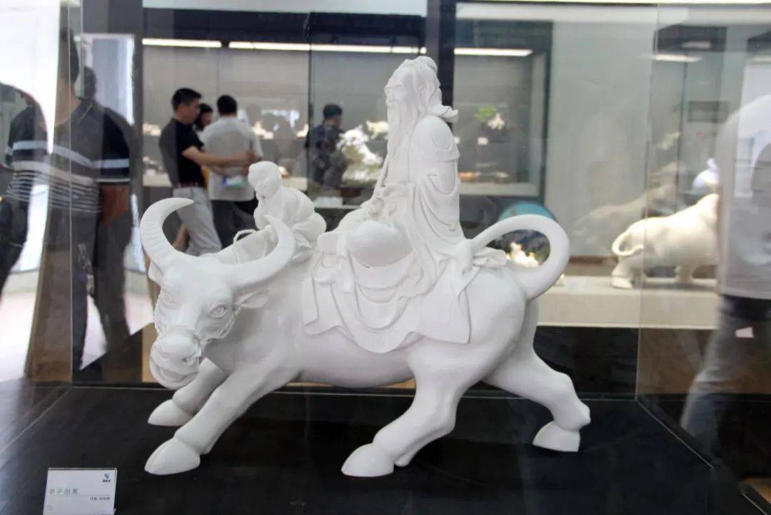 快讯丨德化牛山牛瓷石牛神韵作品展开展