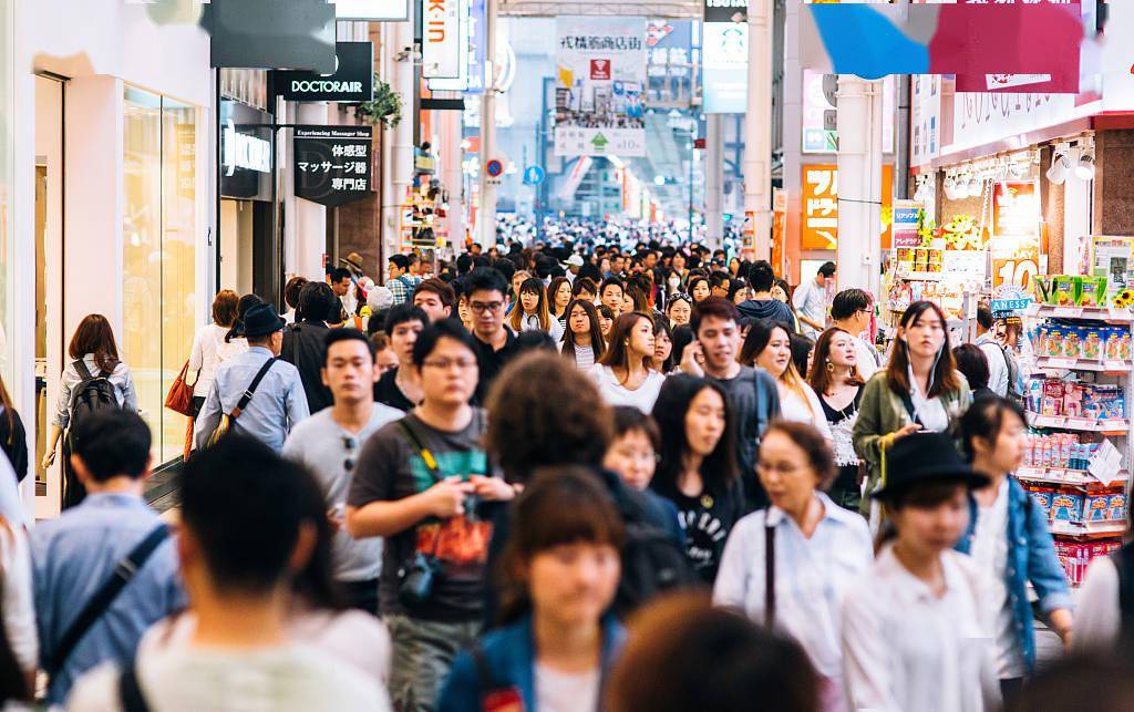 中国人口太多得死一半_如果中国14亿人口,缩减一半只剩下7万人,将会出现什么