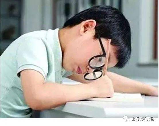 肩膀|孩子肩膀有点歪这可能是病