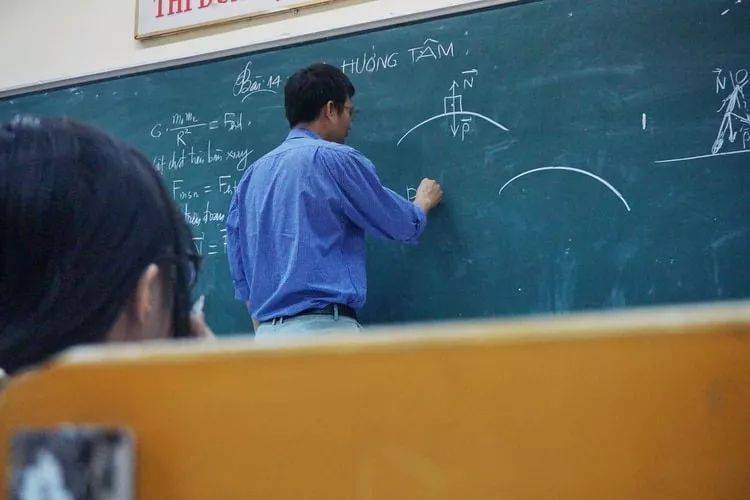 这种现象，可能会动摇大学的立身之本|专家观点