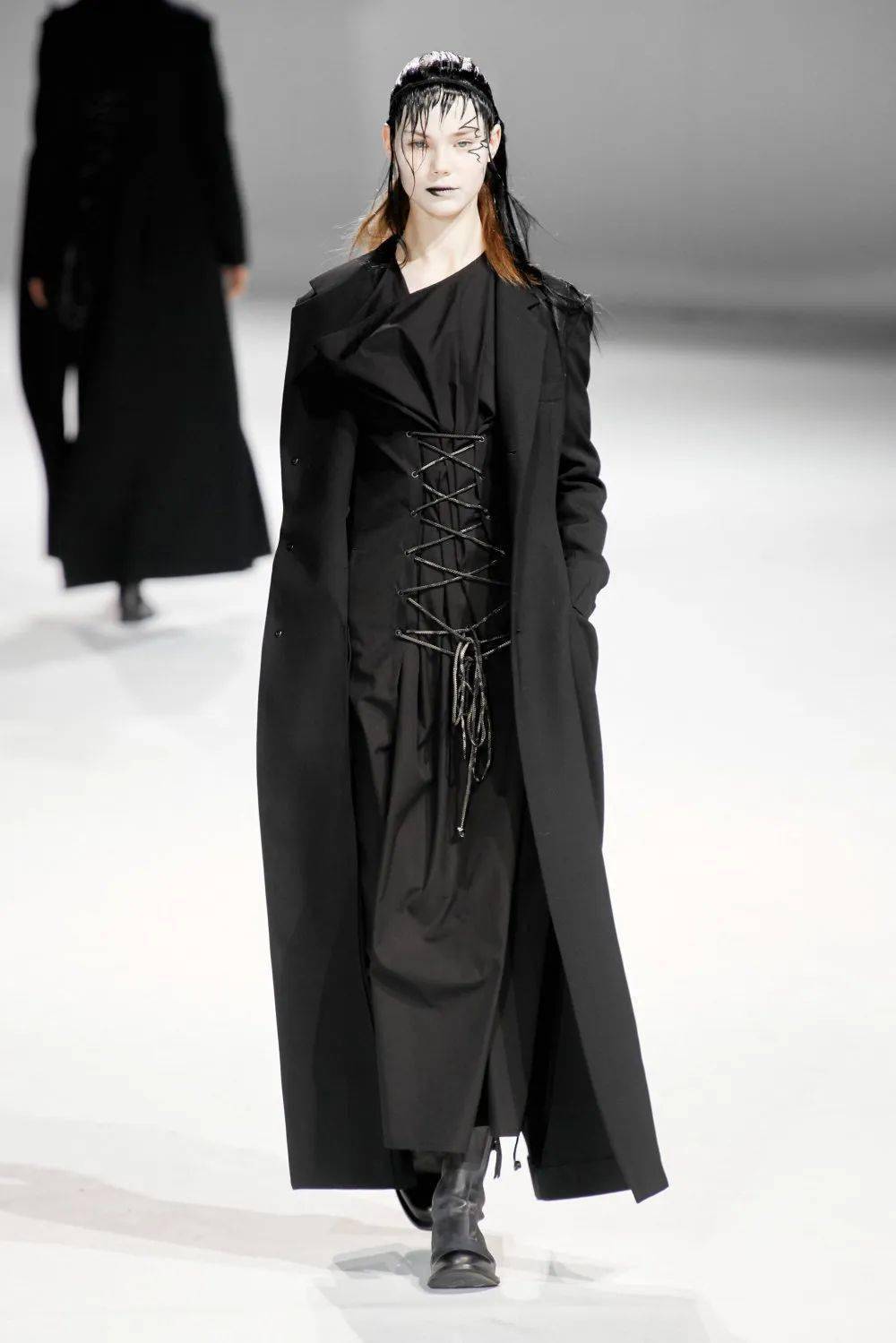 yohji yamamoto(山本耀司)2020秋冬高级成衣发布秀!