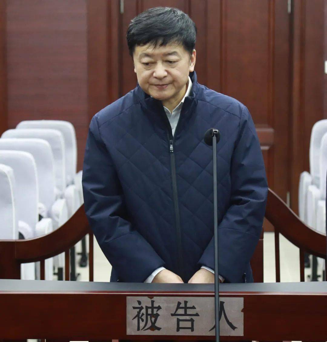 王敬先历任省森工总局柴河林业局党委副书记,局长,牡丹江林管局党委