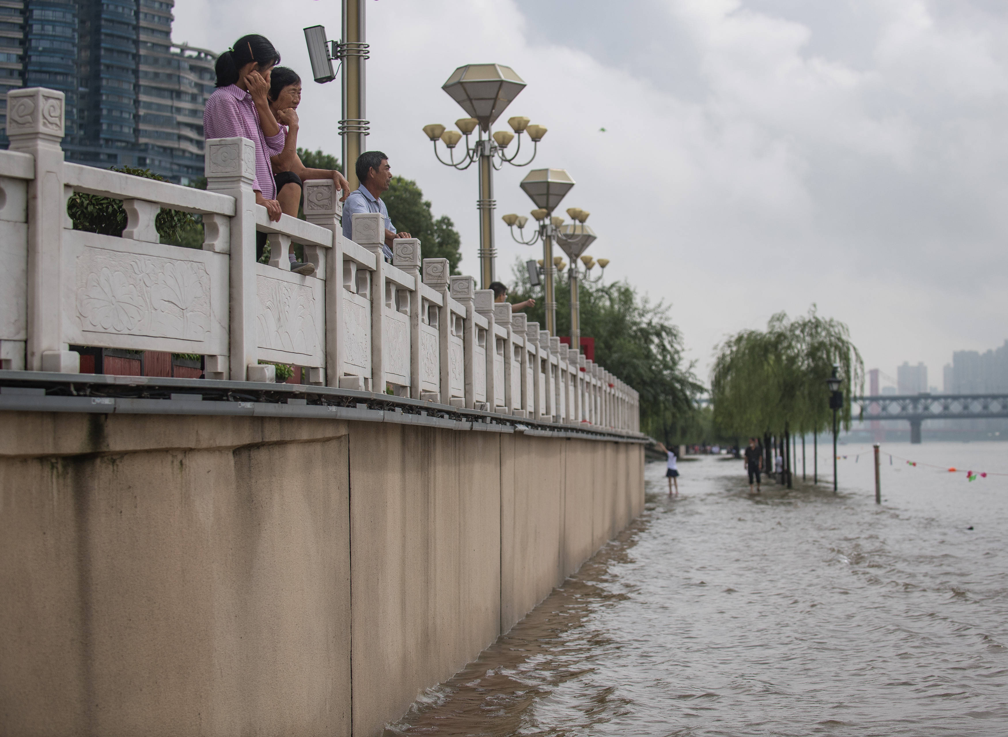 7月6日|长江中下游干流控制站陆续突破警戒水位