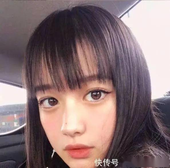 17岁女孩素颜照走红网络不化妆却像是化妆父母颜值证明没整容