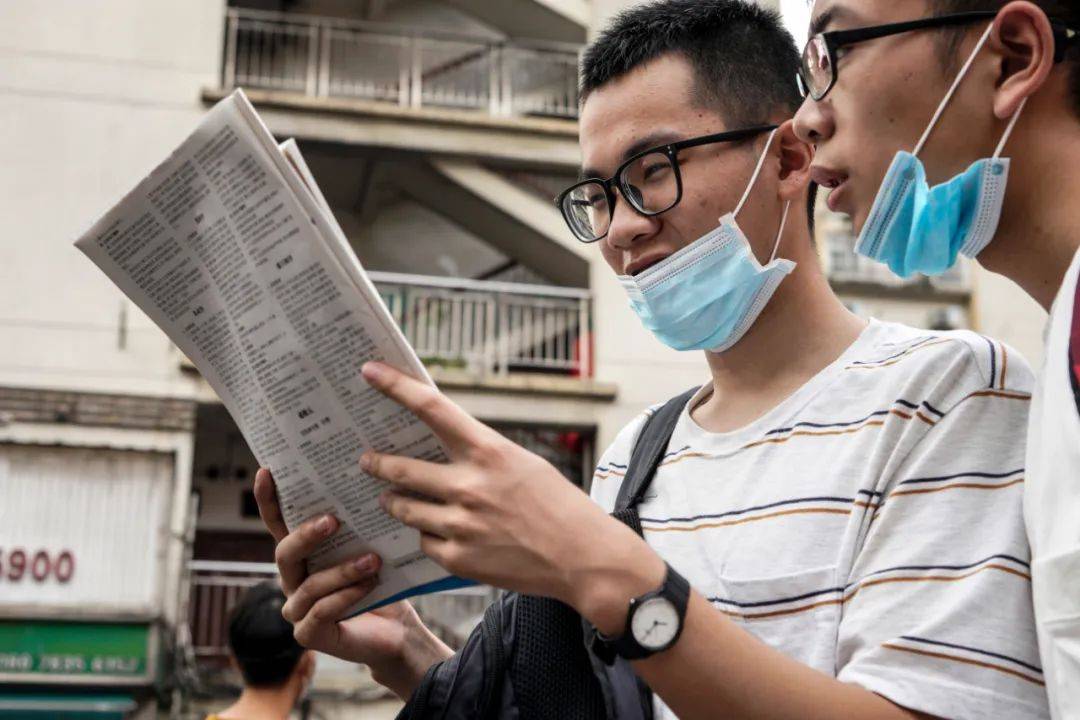 高考|多图直击桂林高考现场!这一幕幕让人动容…