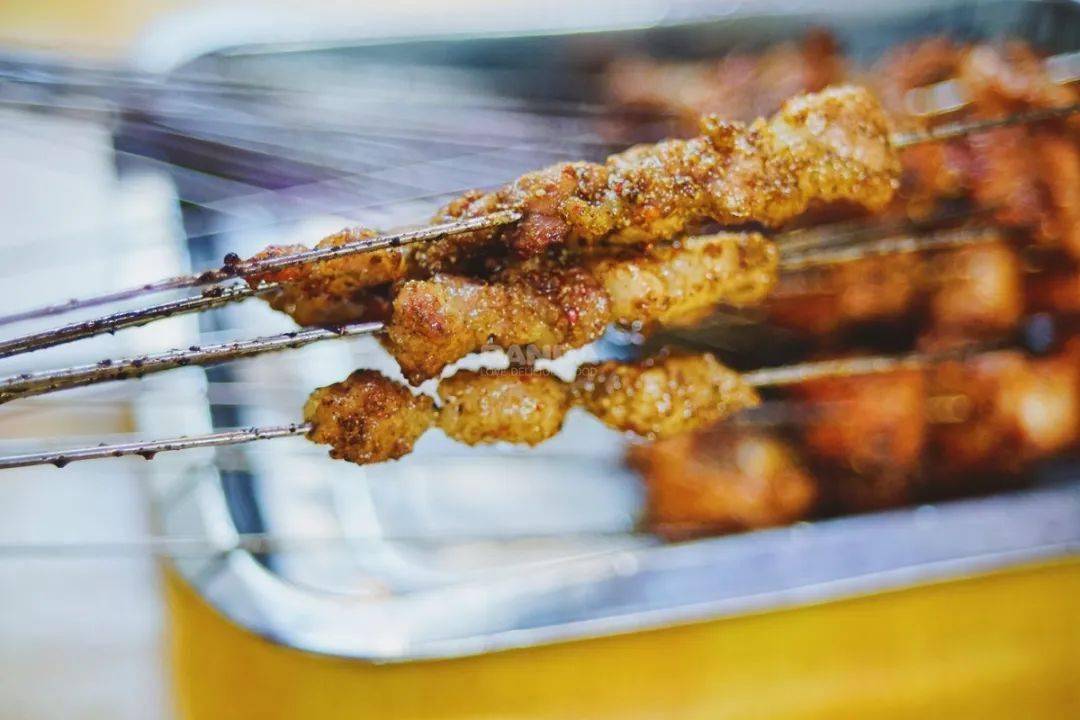 肉串|网红店靠谱么:沙口小学小爬爬烧烤
