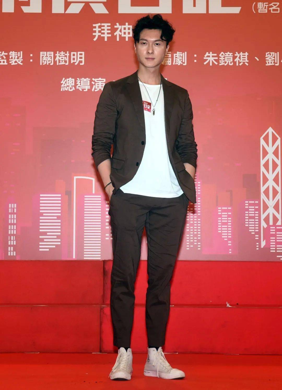 腹肌|视帝37！王浩信剥衫用腹肌庆生，But老婆冇祝福？会唔会……