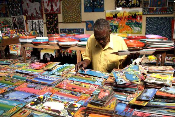 挺嘎|坦桑尼亚：疫情下的手工艺品市场