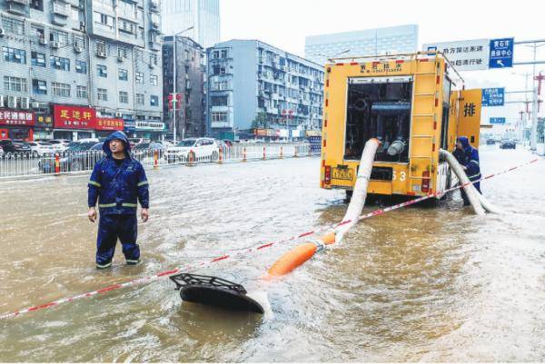 长江|这些黄石防汛一线的画面，应该被记住！