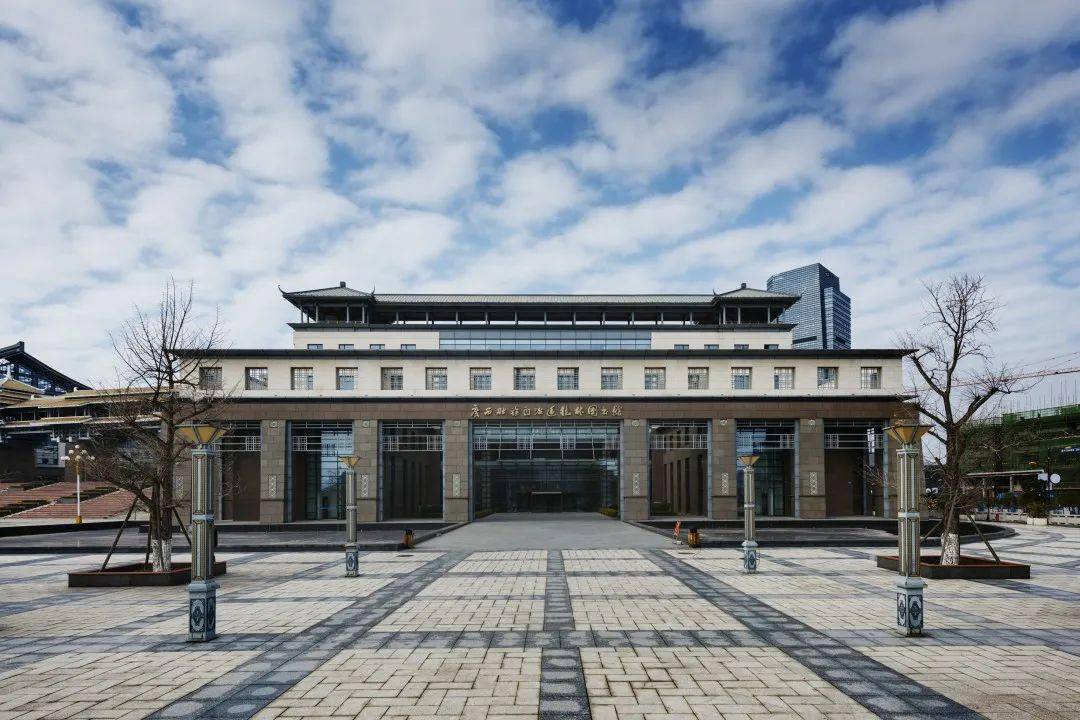 广西壮族自治区桂林图书馆始建于1909年，现有馆舍建筑面积5万平方米，拥