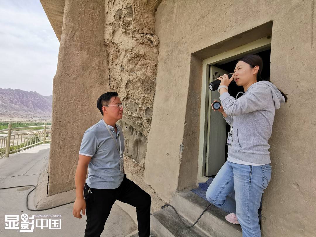李博|80后夫妻用现代技术“守护”千年石窟