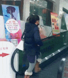 搞笑GIF: 隔着屏幕都能感觉到疼