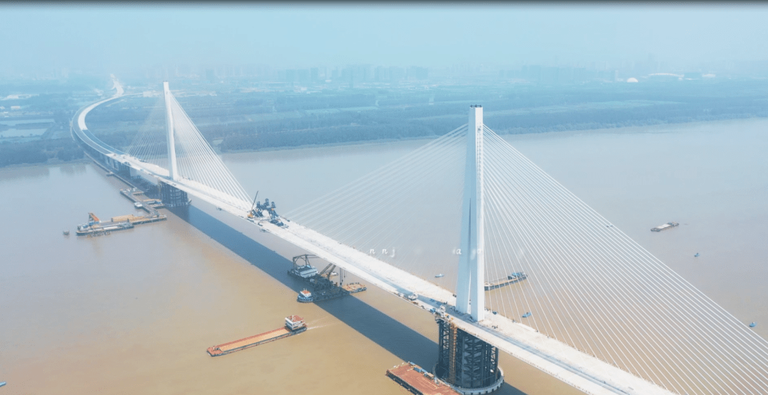 备受关注的南京长江第五大桥 迎来历史性的一刻