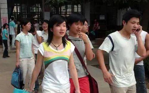 杨建新|安徽歙县今天启用备用卷考语文数学 副题会更难吗？