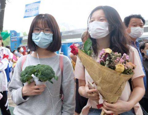 高考|现场 | 高考结束啦！