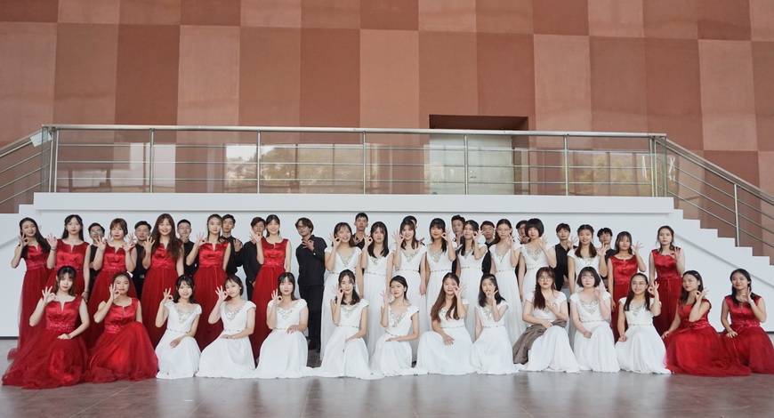 云聚|“隔屏不隔爱”！大学生“云聚”毕业典礼说再见