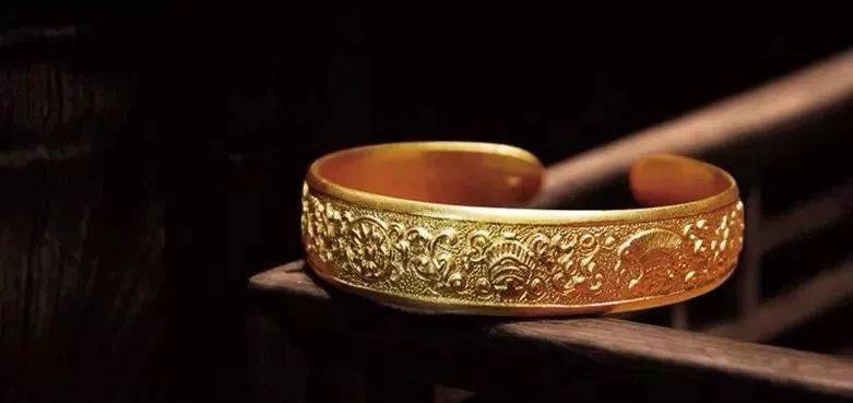 黄金|彩金戴久了竟然会掉色？不是买到假货，就是.....