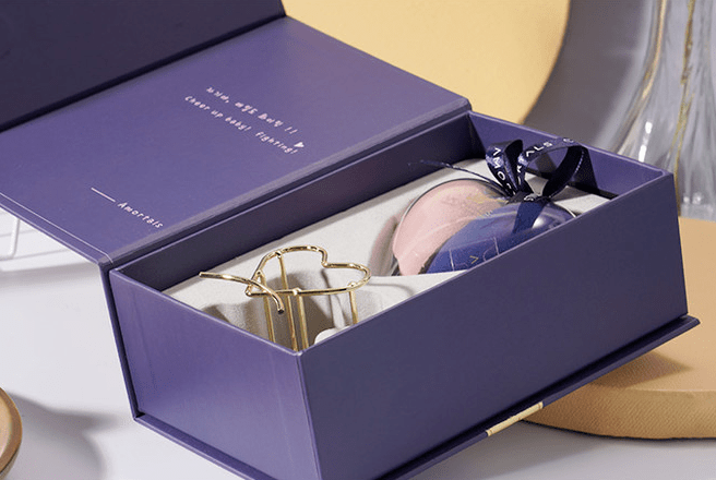 夏日|黄晓明狂流汗不脱妆，杨超越的“落泪女团妆”上热搜！一线女星背后百万化妆师的夏日最强无暇底妆教程送上！