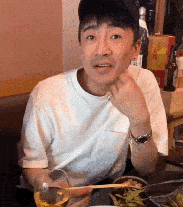 夏日|黄晓明狂流汗不脱妆，杨超越的“落泪女团妆”上热搜！一线女星背后百万化妆师的夏日最强无暇底妆教程送上！