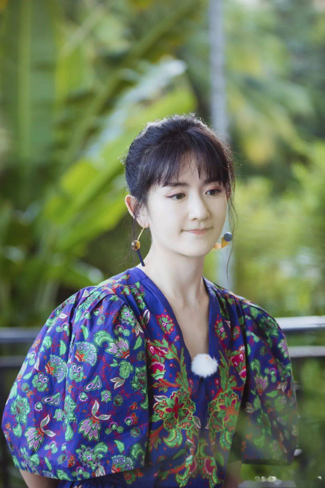 夏日|黄晓明狂流汗不脱妆，杨超越的“落泪女团妆”上热搜！一线女星背后百万化妆师的夏日最强无暇底妆教程送上！