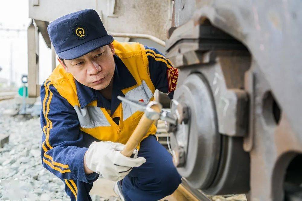 |新时代·铁路榜样 | 中欧班列的“护航人”