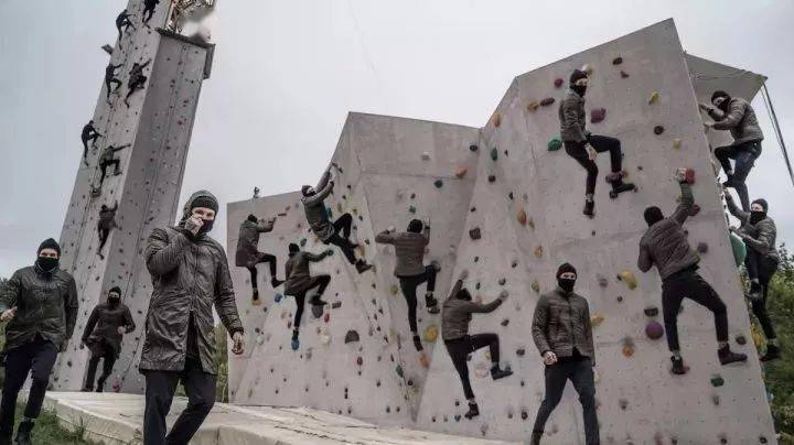 细菌|石墨烯、活细菌、每天变色、任意变形……装上黑科技的衣服究竟能玩出多少花样?