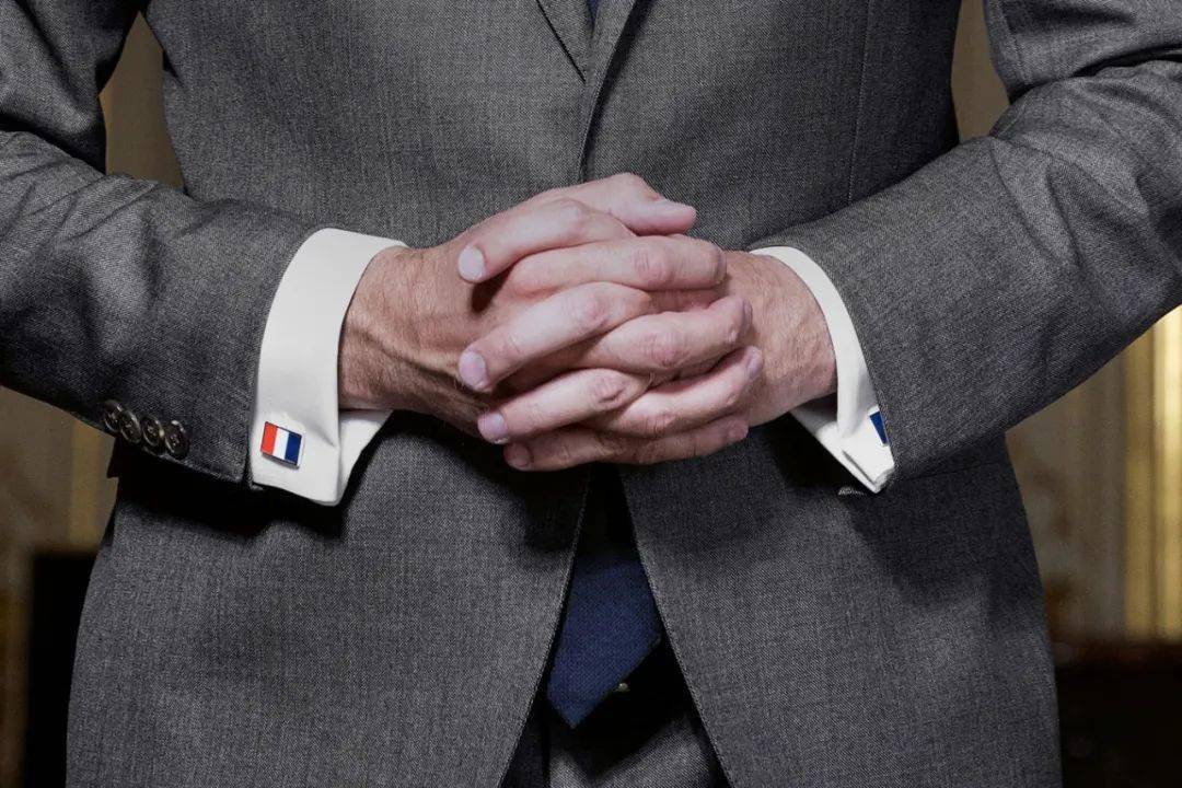 法国总理|刚刚请辞的法国总理，星战迷、打拳击，还是位有衣品的美男子