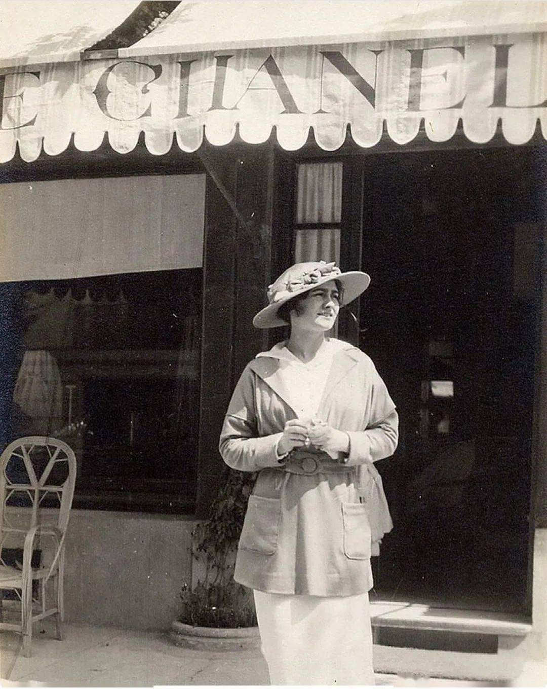 刺绣|清晨从剧院走出的朋克公主,这样的CHANEL你遇见过吗?