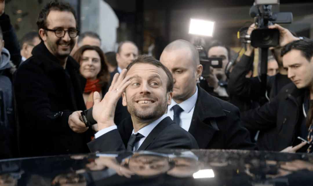 法国总理|刚刚请辞的法国总理，星战迷、打拳击，还是位有衣品的美男子