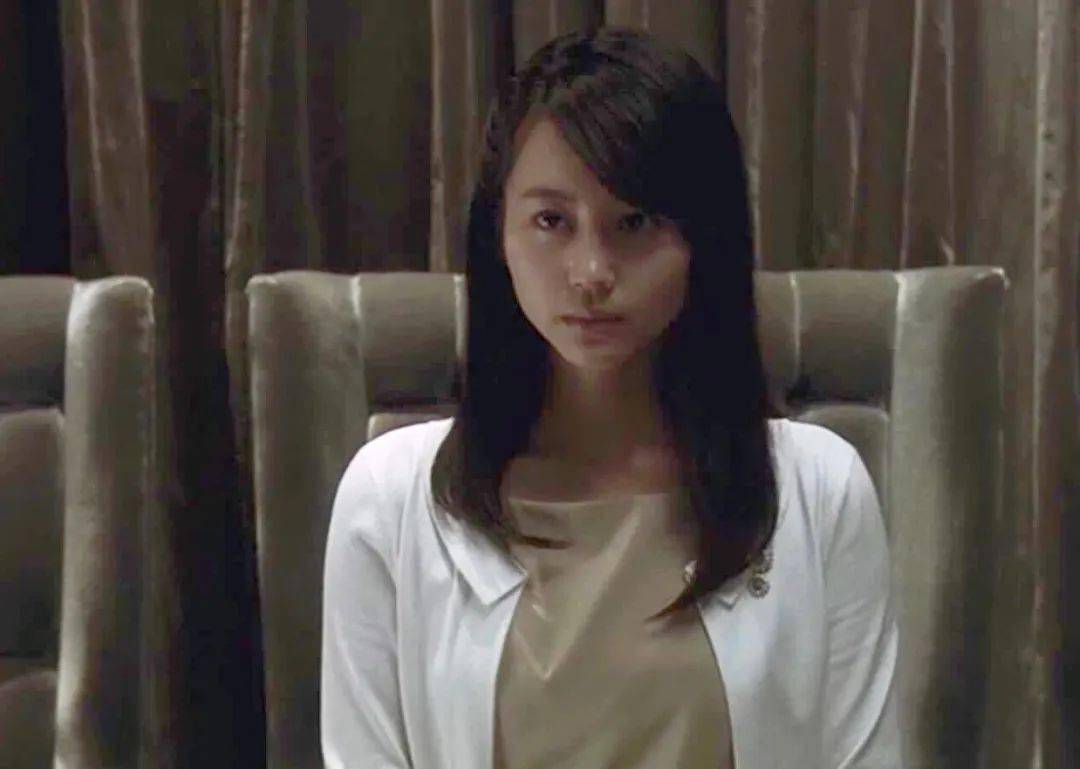 服装|深扒悬疑片服装隐喻：穿成这样能活命