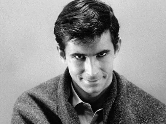 服装|深扒悬疑片服装隐喻：穿成这样能活命