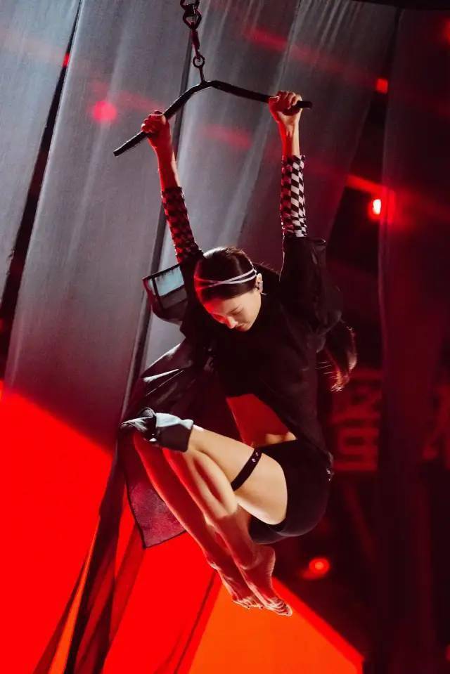 孟佳|万茜突然变油腻铁T,沈梦辰吴昕都换了头?