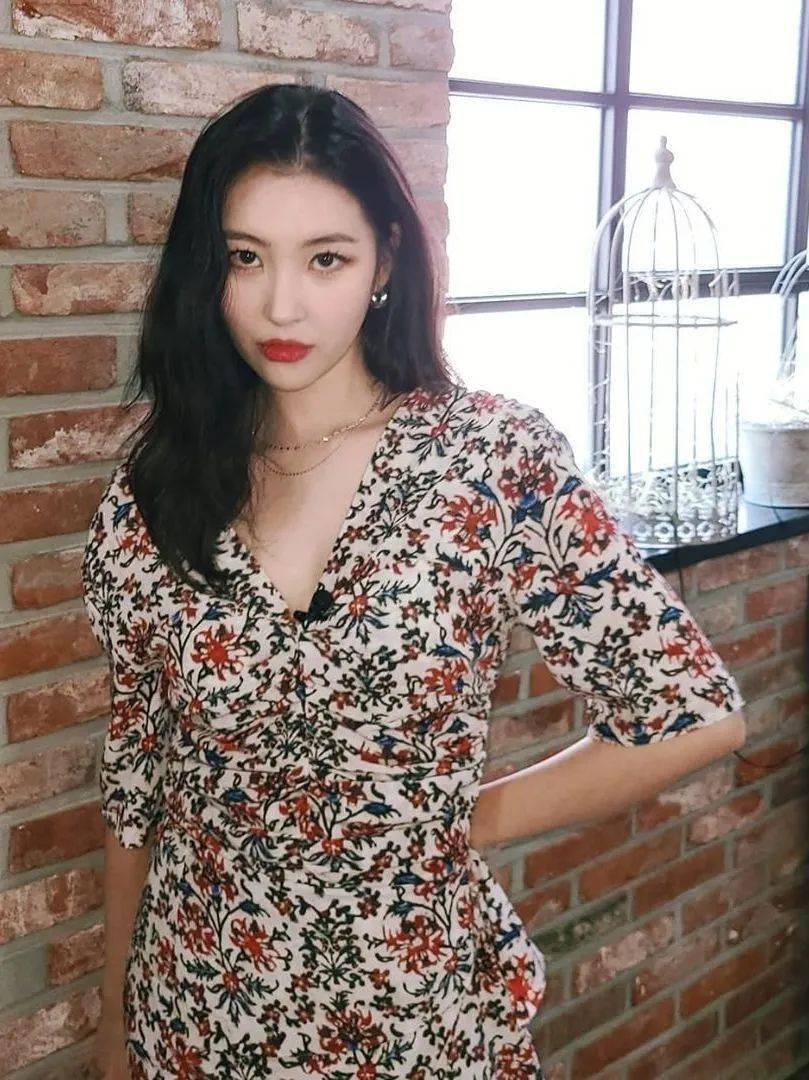 宣美|她就是传说中最会穿连衣裙的女人？