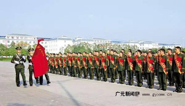 1996年10月,调归武警部队建制, 改称武警第38师(8740部队,驻四川南充