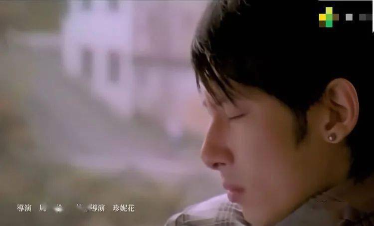 导演晒周杰伦女儿侧脸照,5岁小周周发丝柔顺,耳钉搭配超可爱 导演晒周杰伦女儿侧脸照,5岁小周周发丝柔顺,耳钉搭配超可爱
