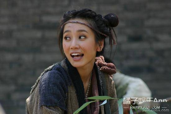 八卦爆料|原创还记得《最好的我们》里面的蒋年年吗？她现在长这样