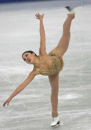 服装|冰雪时尚，我很冷但我也很美