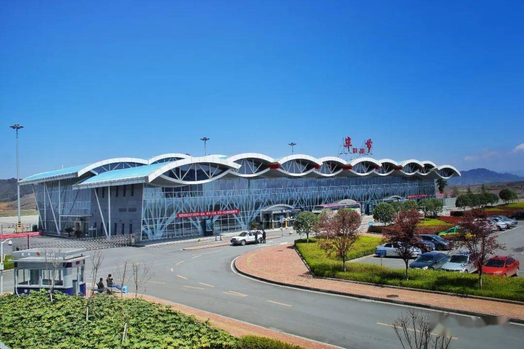 毕节飞雄机场外景图(图片来源于毕节飞雄机场)2012年11月,漏斗04及