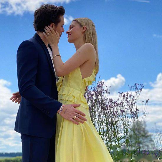 长子|官宣！贝克汉姆晒照宣布长子订婚：为他们开心