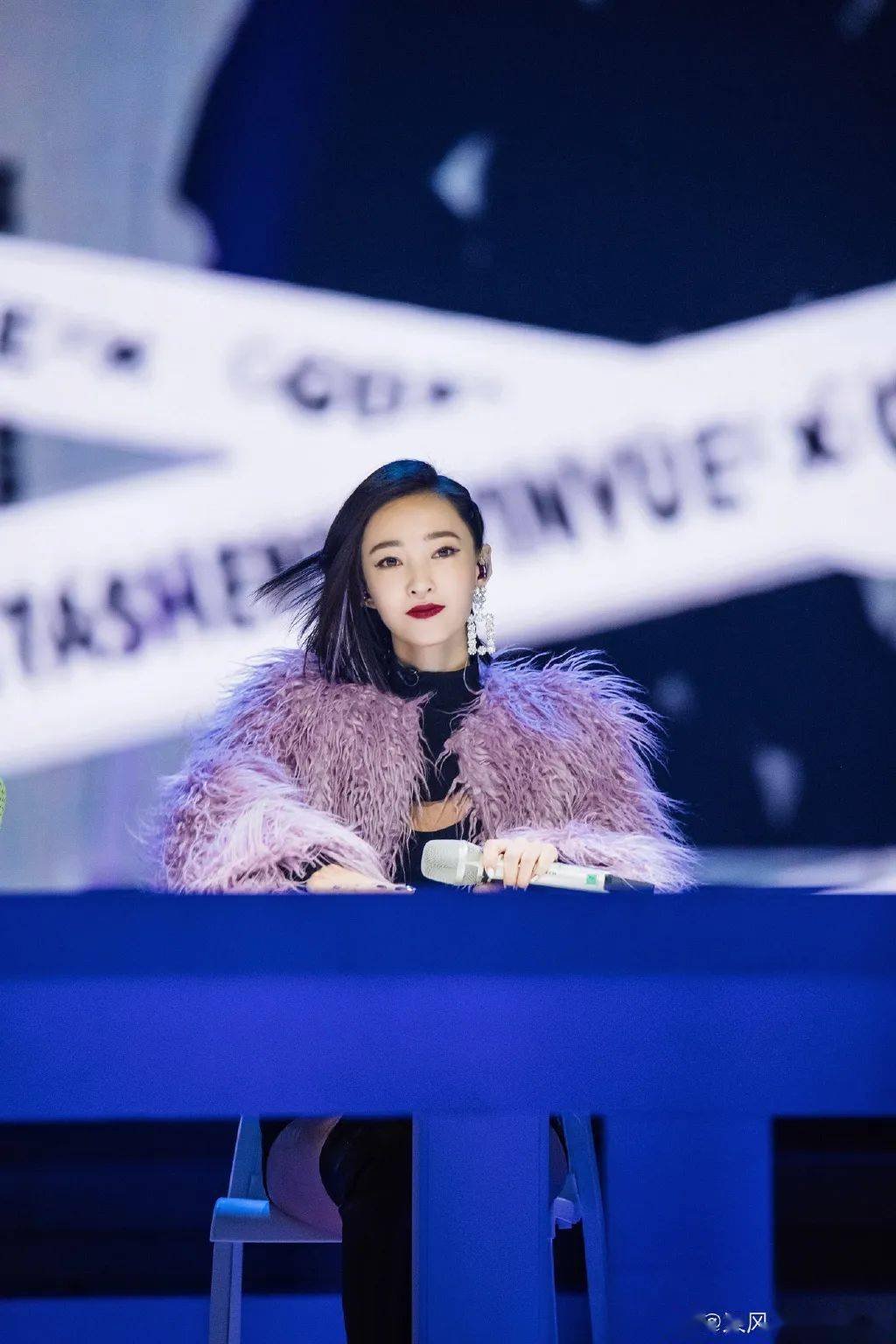 刘海染|看了王一博的新发色,我又动心了…