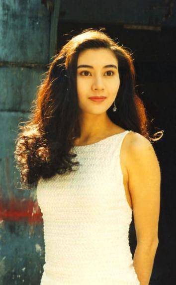 刘海|50岁李嘉欣剪空气刘海,不减龄反显老,意外暴露致命缺点