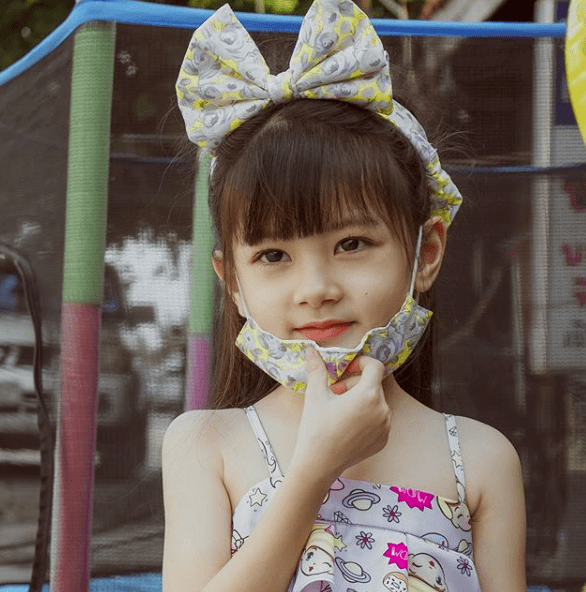 Onew|泰国6岁小萝莉凭借一组照片火爆ins，网友直呼：又来骗我们生女儿！