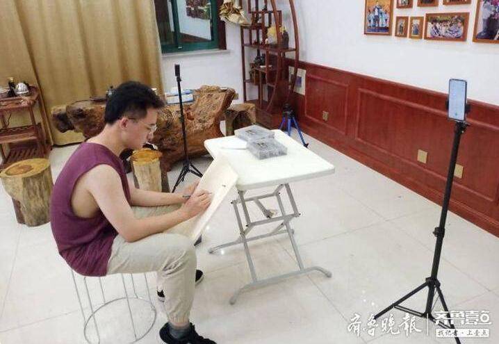 考试|考生高速上接通知一小时后考试，收费站职工之家“变身”考场救急