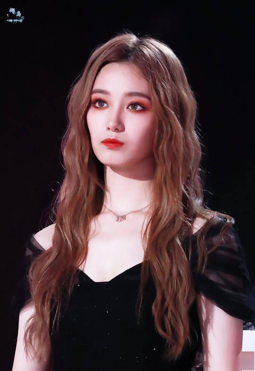 试卷|为什么我没有早点尝试卷发造型