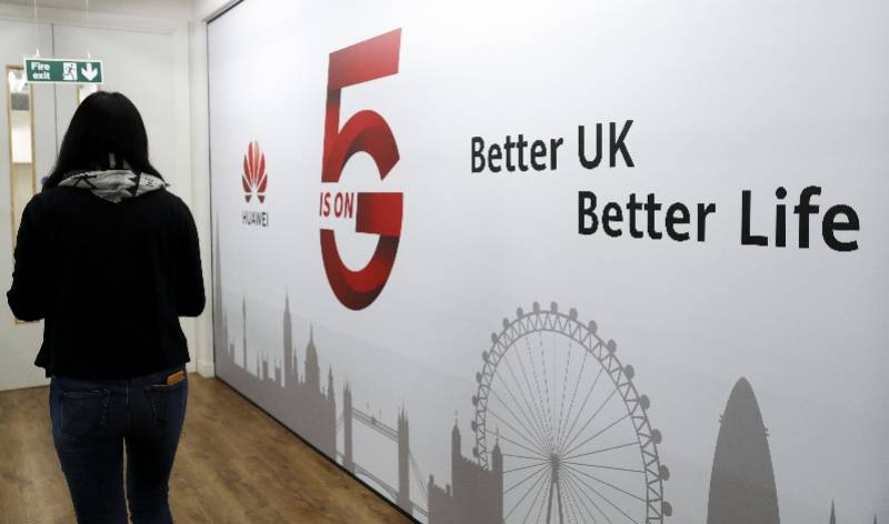 外交部回应英国停用华为5g:中国在英投资安全受到更明显威胁