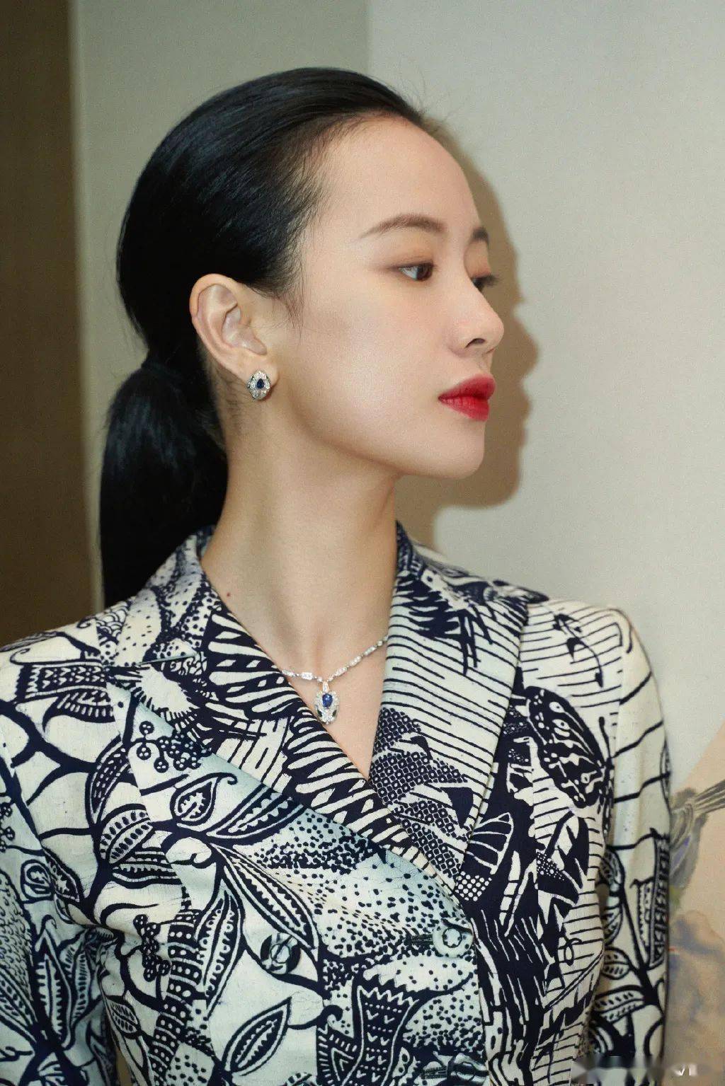 隐秘|因《隐秘的角落》爆红，这个92年小花的“空气脸”也太高级了！