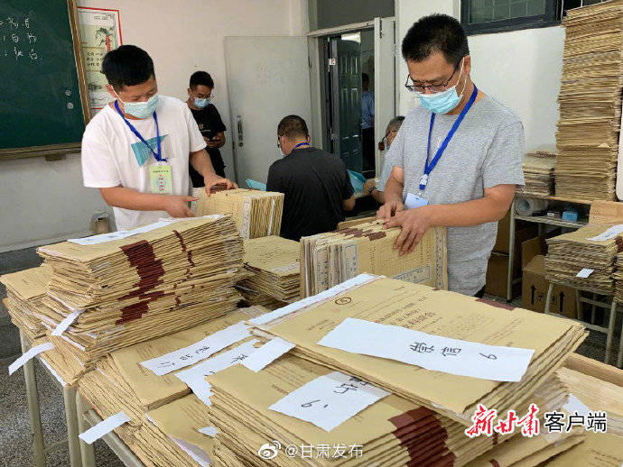 高考试卷如何评阅？记者带你走进评卷现场